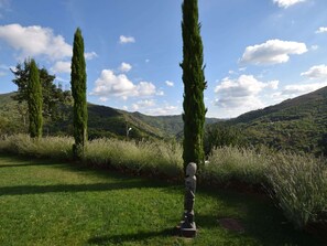 Property grounds - Stunning, detached holiday home with heatable pool (Burzet)