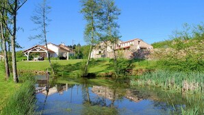Property grounds - Romantic Tower in Dordogne with Rooftop Terrace (Roussines)