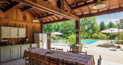 Manoir Ă Bourgnac avec piscine et vin