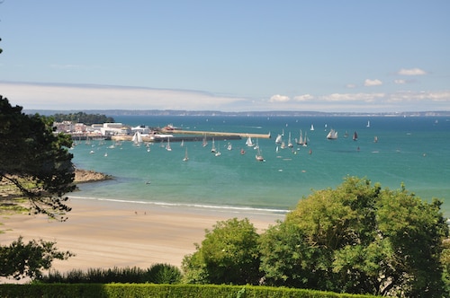 Sea View Apartment 'Face Mer - 50m Beach'