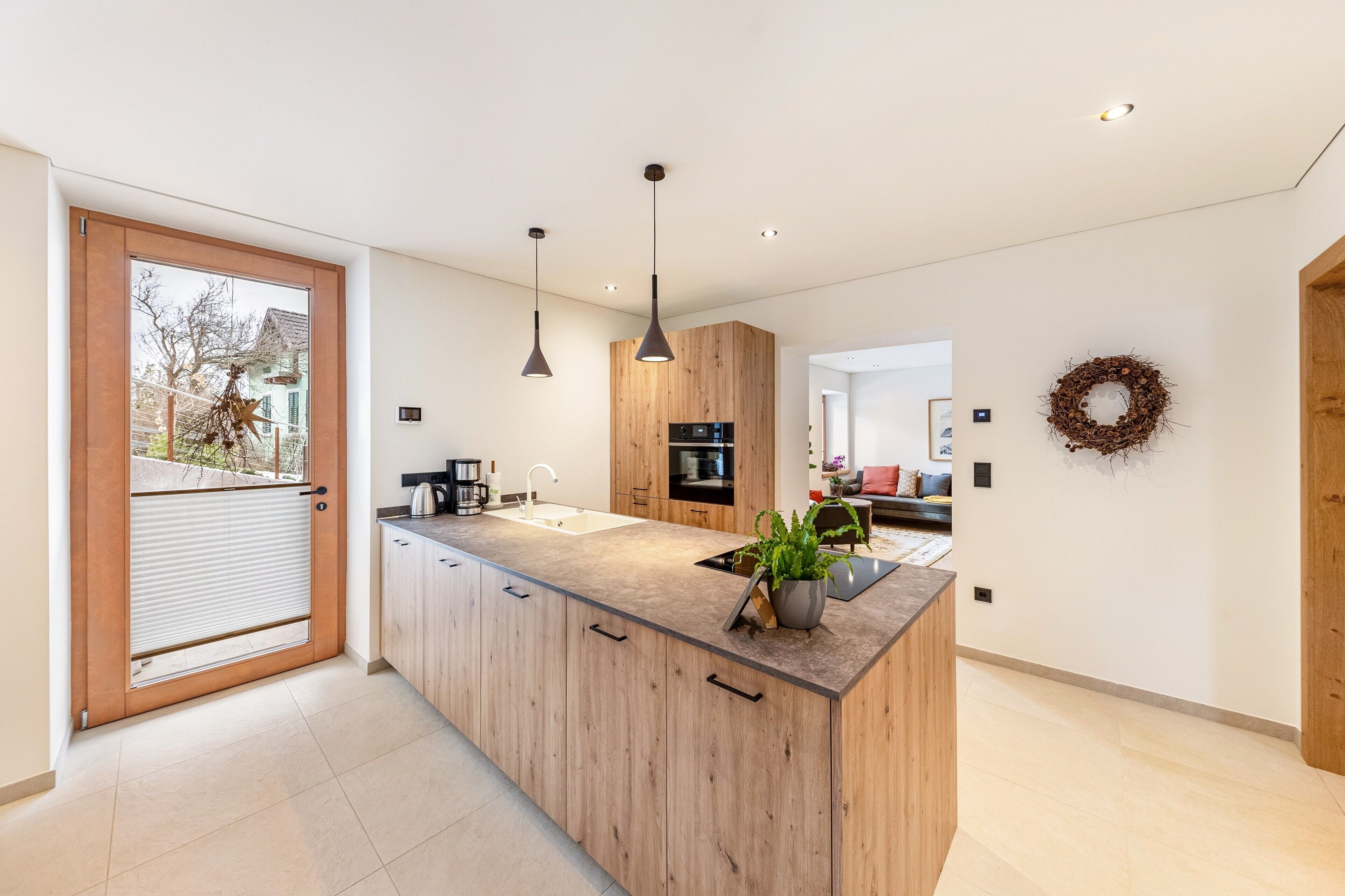 Réfrigérateur, four, plaque de cuisson, lave-vaisselle