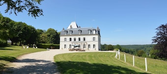 Castle in Asnières with Vallée de la Calonne Views