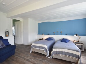 6 bedrooms, WiFi - Cottage in France near Forest & Tennis Court (Asnières)