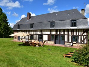 Exterior - Cottage in France near Forest & Tennis Court (Asnières)