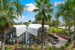 Property grounds - Beach Condo | Pool, Hot Tub & Boat Lift (Mexico Beach)