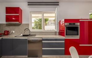 Kühlschrank, Ofen, Herdplatte, Geschirrspüler