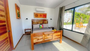 2 bedrooms, desk, WiFi, bed sheets