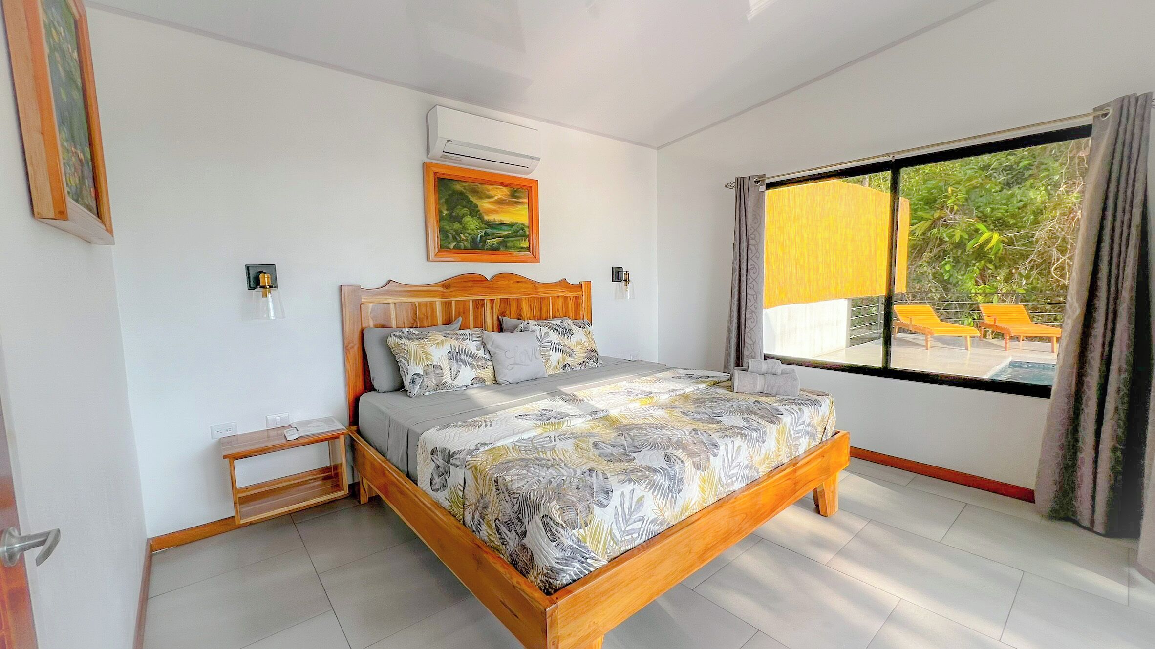 1 bedroom, desk, WiFi, bed sheets