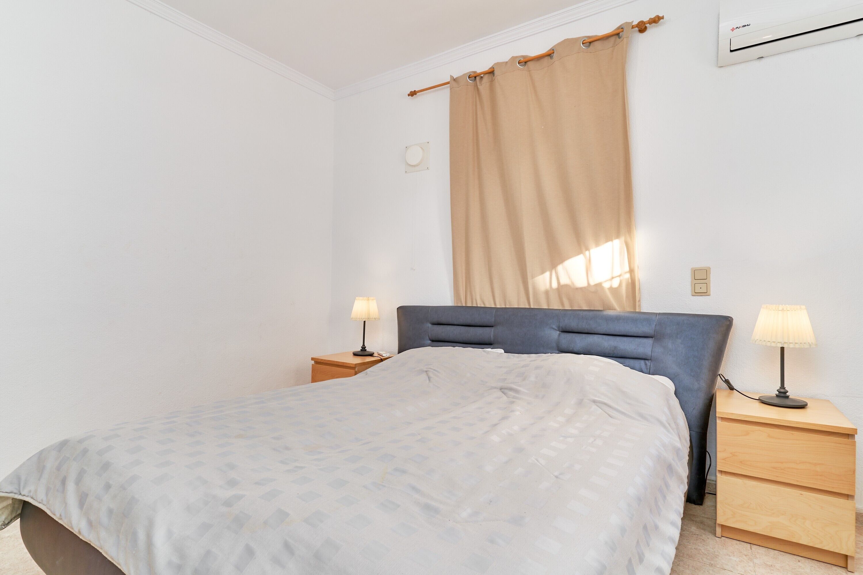 3 chambres, fer et planche à repasser, Wi-Fi gratuit, draps fournis