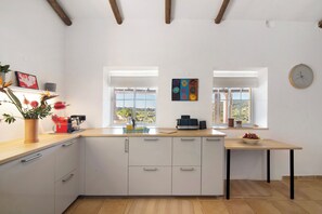 Interior - Villa 'Casa Noah' with Private Pool, Wi-Fi and Air Conditioning (São Bartolomeu de Messines)