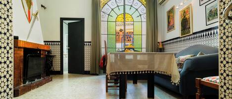 Téléviseur, foyer