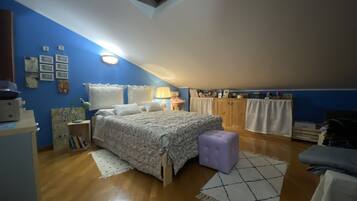 2 chambres, fer et planche Ă repasser, Wi-Fi, draps fournis