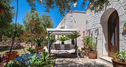 Casa de vacaciones 'La Lamia 21' con jardín privado, Wi-Fi y aire acondicionado