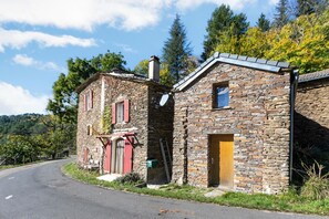 Exterior - Cevennes Stone Retreat (Saint Germain de Calberte)