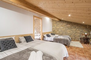 6 slaapkamers, een bureau, gratis wifi, beddengoed