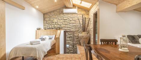 6 bedrooms, free WiFi, bed sheets