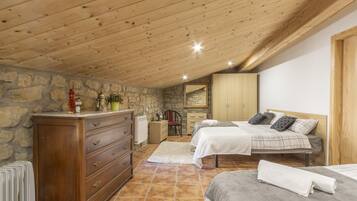 6 quartos, Wi-Fi de cortesia, roupa de cama