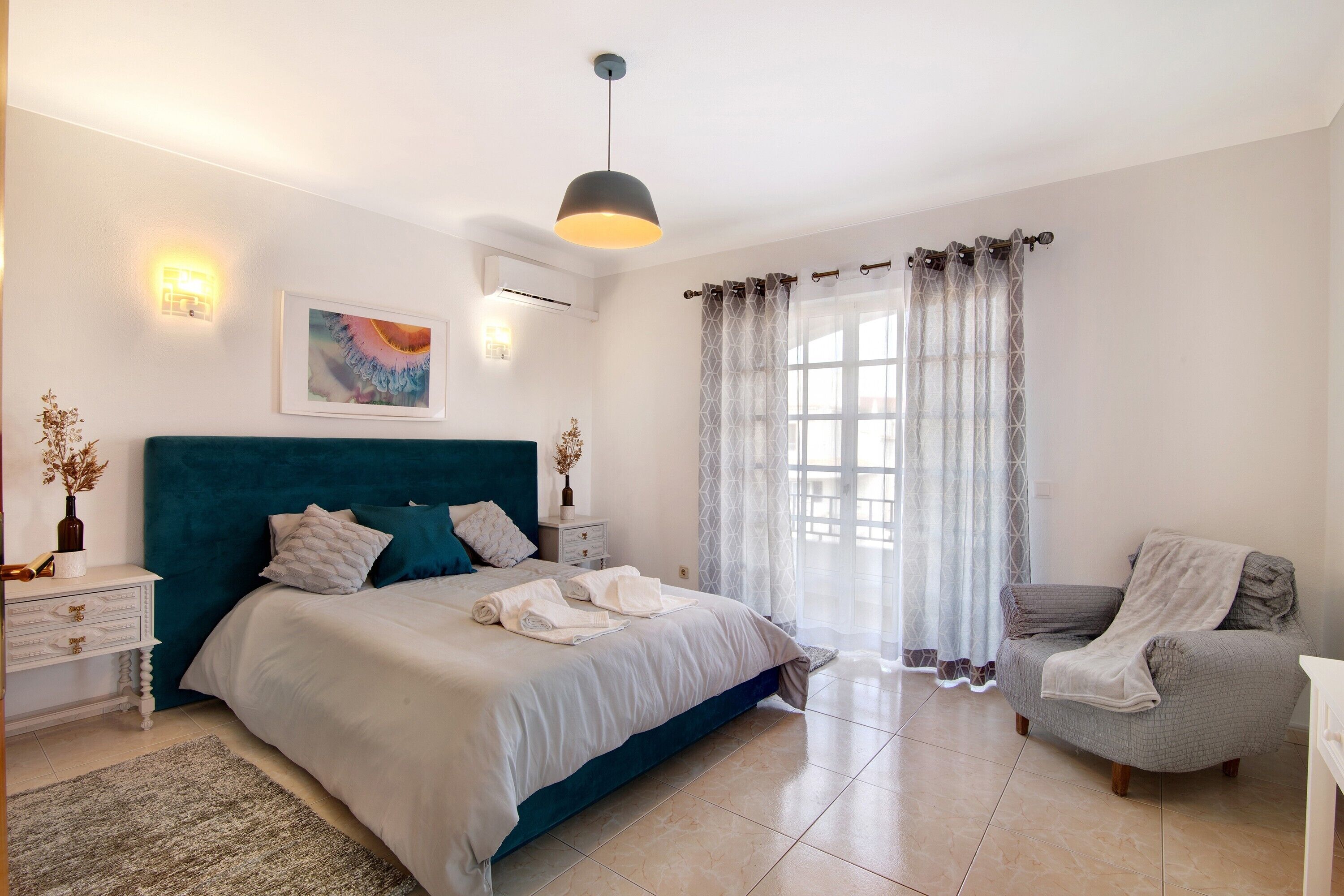 3 bedrooms, iron/ironing board, free WiFi, bed sheets