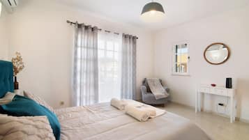 3 bedrooms, iron/ironing board, free WiFi, bed sheets