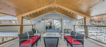 Ruidoso Retreat w/ Mtn Views ~ 20 Mi to Ski Apache