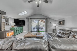 TV - Ruidoso Retreat w/ Mtn Views ~ 20 Mi to Ski Apache (Ruidoso)