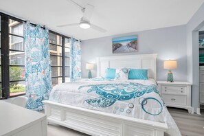 2 bedrooms, iron/ironing board, WiFi, bed sheets - Indian Shores -2 Bedrooms,Lanai Waterway View, walk to beach, pool hot tub, dock (Indian Shores)