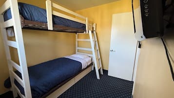 2 habitaciones, tabla de planchar con plancha y wifi