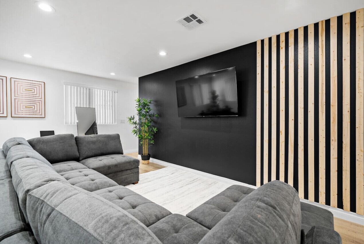 Stylish New home Near DTLA, Disneyland, SOFI