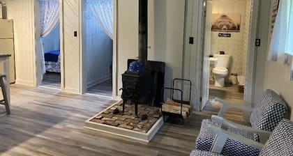Waterfront cabin with access to Long Lake and Mud Lake.