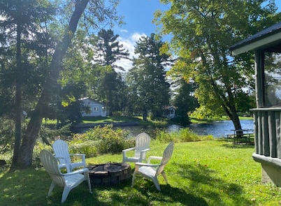 Waterfront cabin with access to Long Lake and Mud Lake.