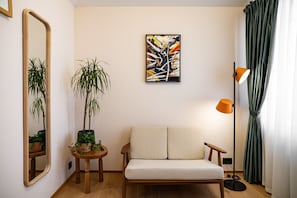 Junior Double Room | Living area | 27-cm TV with satellite channels - 7 Oaks Noble House (Dubrovnik)