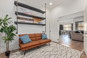 Smart TV, fireplace, books - Large Glendale Home with Pool, Sleeps 11, Near Cardinals Stadium, Pets Allowed (Glendale)