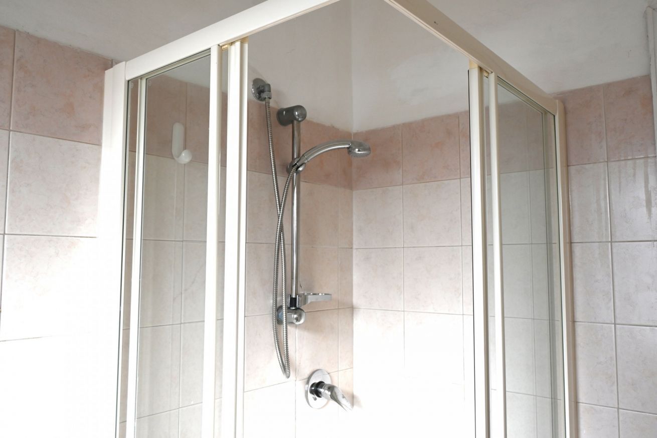 Dusche, Bidet, Handtücher