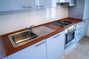 Kühlschrank, Ofen, Geschirrspüler