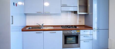 Fridge, oven, dishwasher