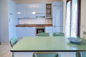 Kühlschrank, Ofen, Geschirrspüler