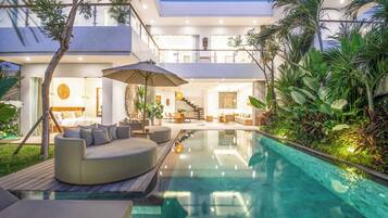 Villa (4 Bedrooms) | Exterior