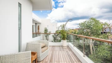 Villa (4 Bedrooms) | Exterior