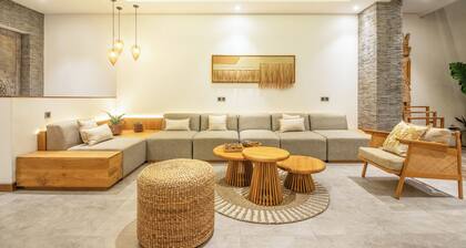 Coastal Comfort: Cozy 4BR Villa, 5 Min Walk to Finns Beach