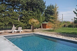 Pool - Holiday Home in L'Isle-sur-la-Sorgue with Pool (Isle-Sur-La Sorgue)