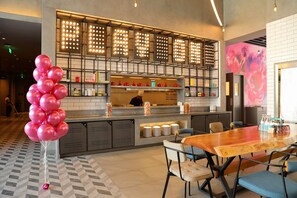 Breakfast buffet - Moxy Bengaluru Airport Prestige Tech Cloud (Bengaluru)