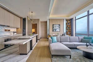 Presidential Suite, 1 King Bed, Non Smoking, City View