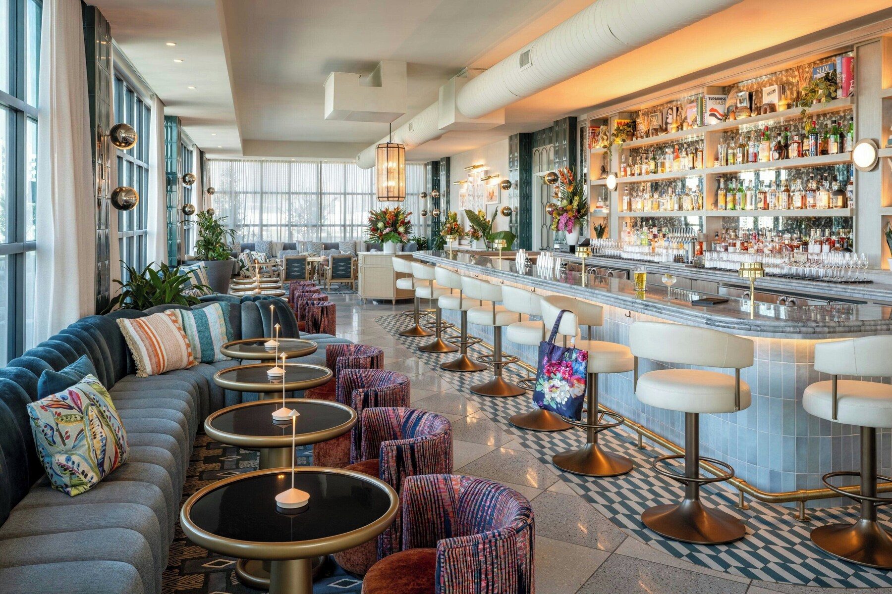 3 bars/lounges, poolside bar
