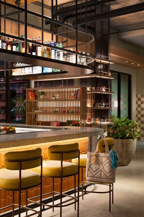 3 bars/lounges, poolside bar - Moxy St. Petersburg Downtown (St. Petersburg)