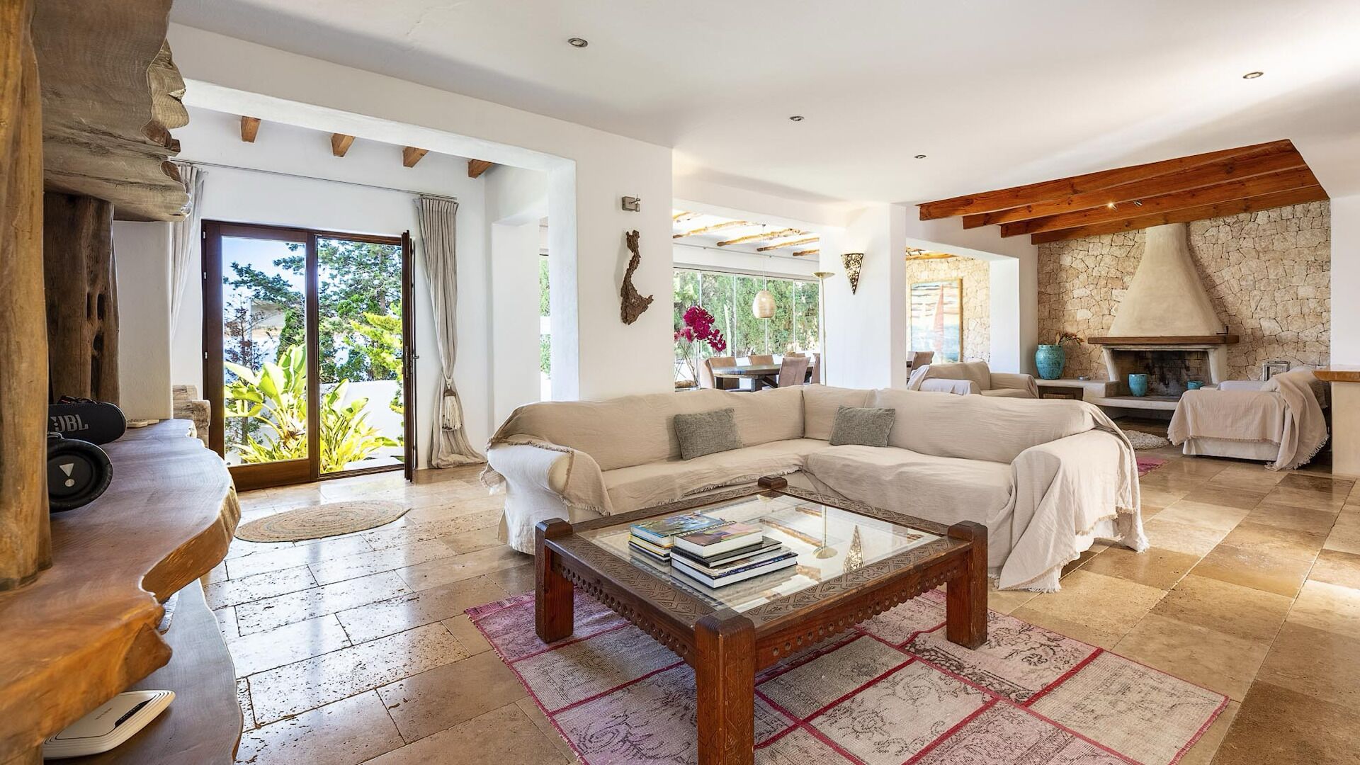 Flachbildfernseher, Kamin