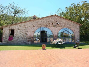 Outdoor dining - Cottage in Todi with Pool and Terrace (Todi)