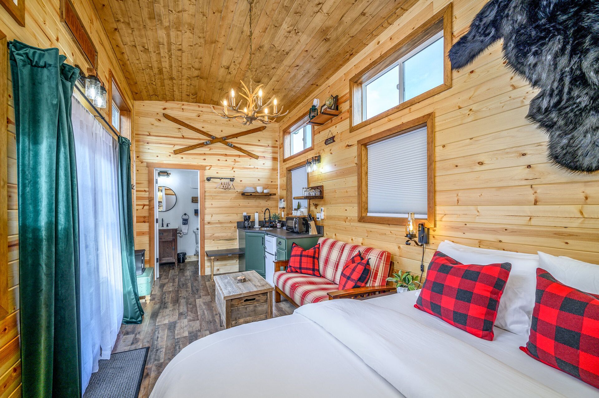 Fer et planche à repasser, Wi-Fi gratuit, draps fournis