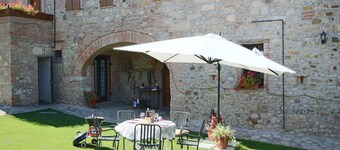 Byt i Todi med pool och kultur