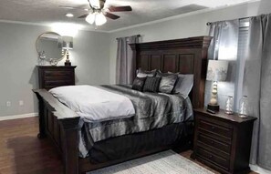 3 bedrooms, iron/ironing board, WiFi, bed sheets