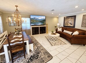 Living area - The Magnolia on Critz • Private Pool • Upscale Stay Near MSU (Starkville)